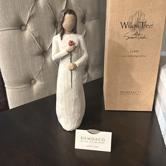 Demdaco Willow Tree #26112 Love by Susan Lordi NIB - Retired - Picture 1 of 12